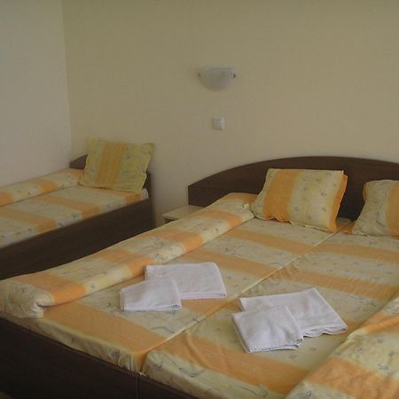 Семеен Хотел Атива - Family Hotel Ativa 로제넷츠 외부 사진