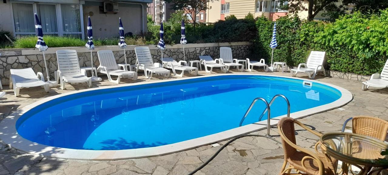 Семеен Хотел Атива - Family Hotel Ativa 로제넷츠 외부 사진